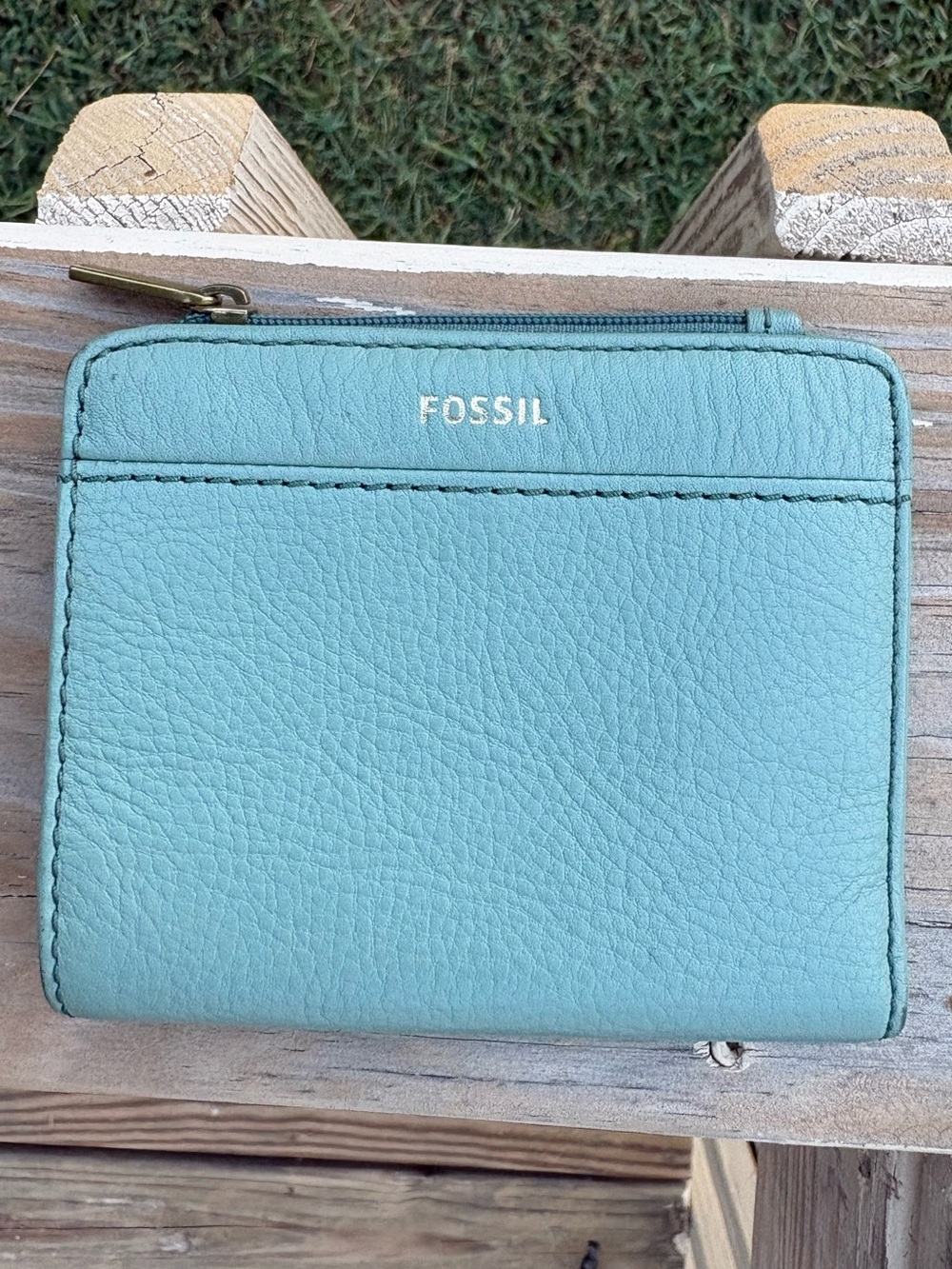 Fossil Teal Pebbled Leather Bifold Wallet Zip Coin Pocket ID Window